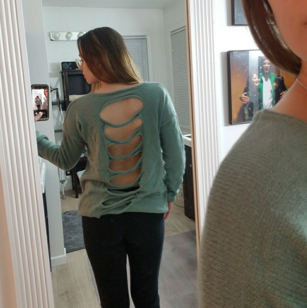 EXPRESS Jade Slash Back Pullover - Picture 3 of 7
